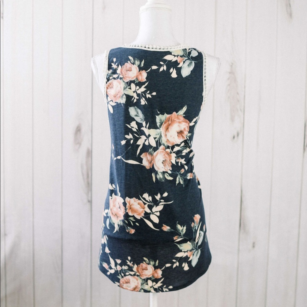 The Anna Top- navy floral sleeveless - Picture 3 of 8